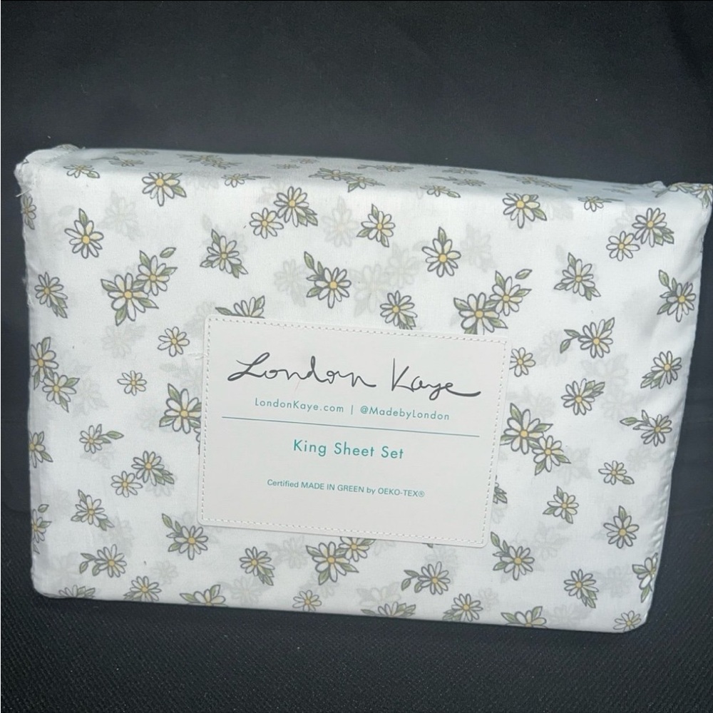 King daisy Sheet Set - White with Floral Design